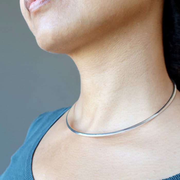 model wearing Gold plated brass Neckwire choker necklace