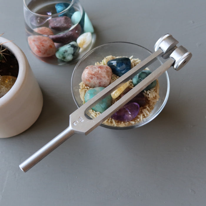 7 chakra stones and tuning fork set