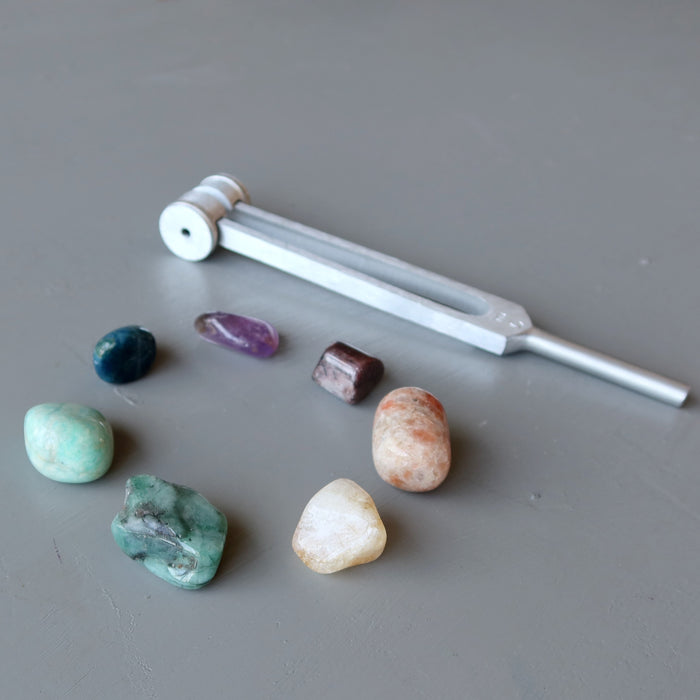 7 chakra stones and tuning fork set