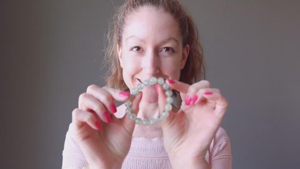video on wearing prehnite bracelets