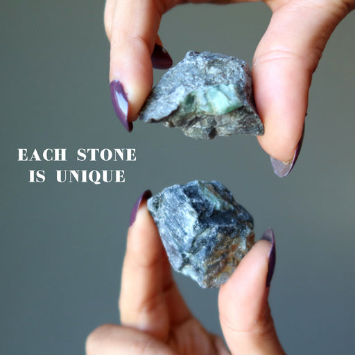 raw emerald rocks