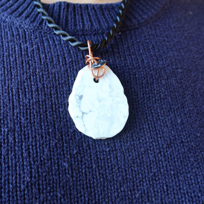 model wearing Howlite slab necklace 