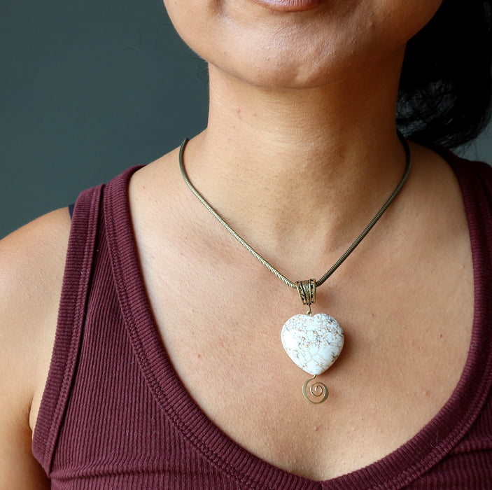 magnesite heart pendant